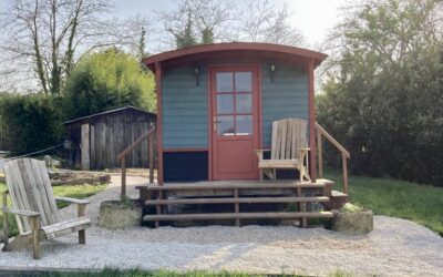 Réglementation française des roulottes en bois : ce qu’il faut savoir avant l’installation